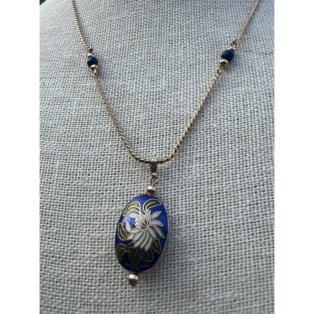 Vintage White Lily Flower Necklace Cloisonne Enamel Blue Floral